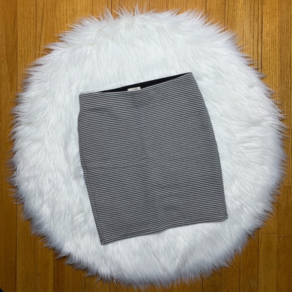 LOFT Dresses & Skirts - Loft • Black & White Stripped Pencil Skirt